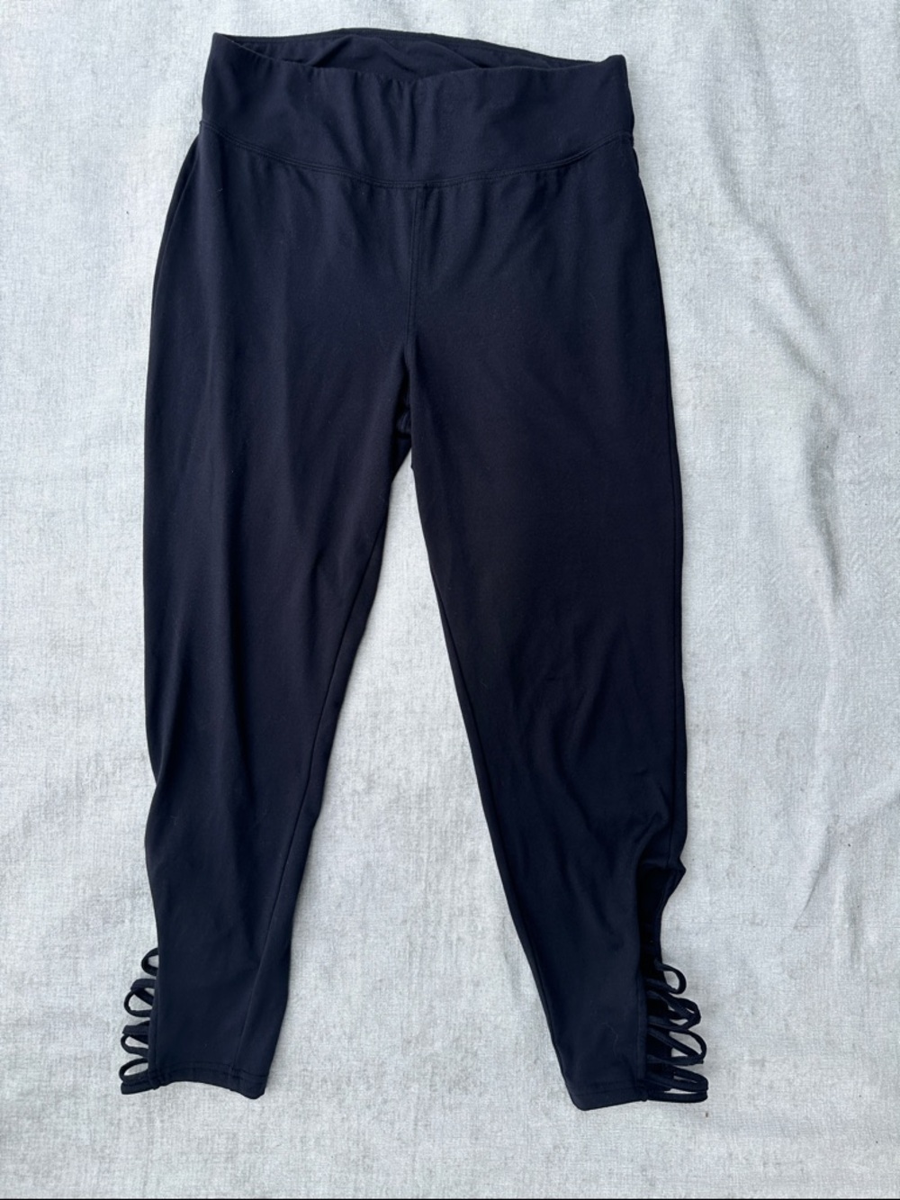 Vera Wang Black Active Leggings with Ladder Detail (M)